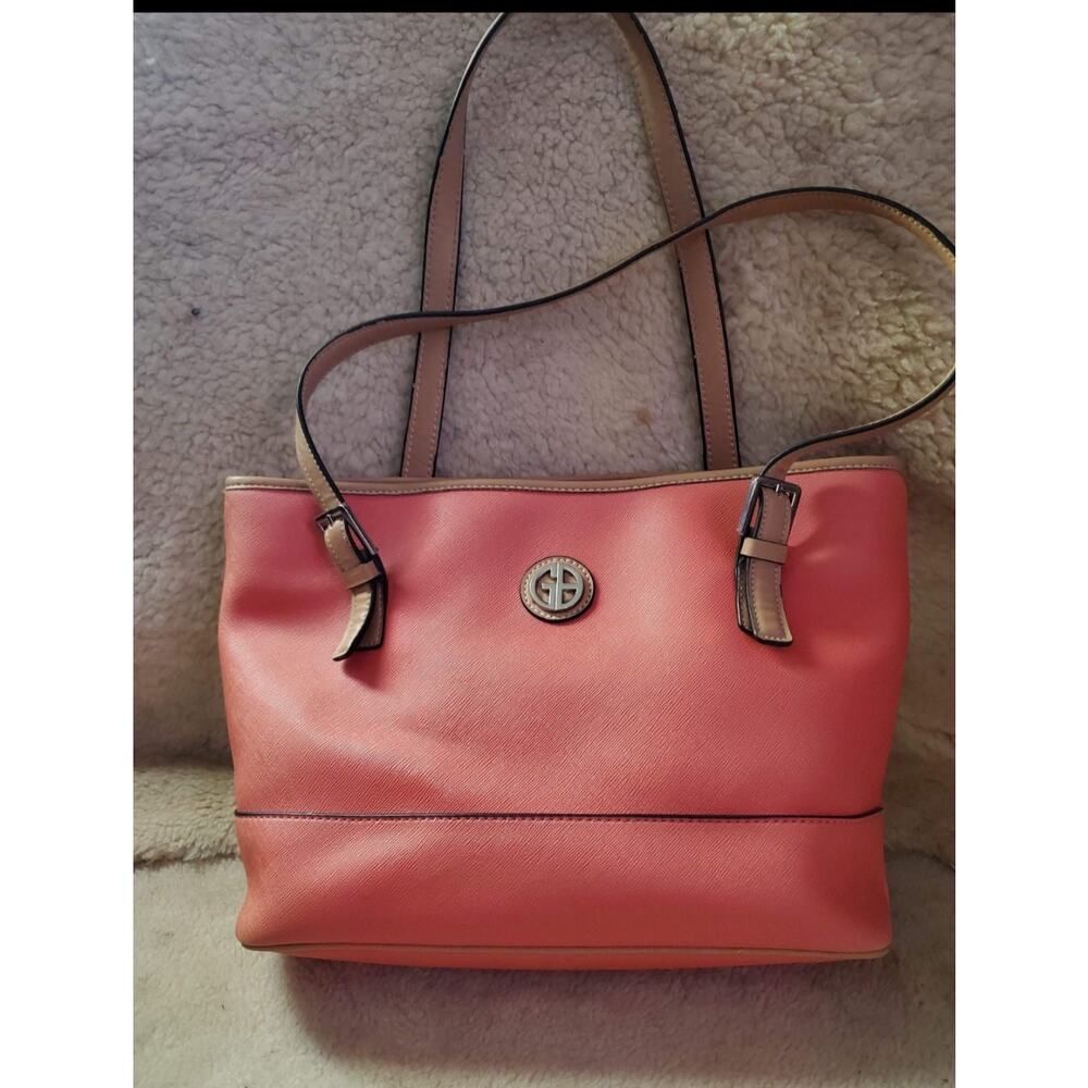 Giani Bernini shoulder bag.